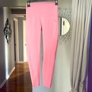 Yoga Lucious lux pink capri leggings size small